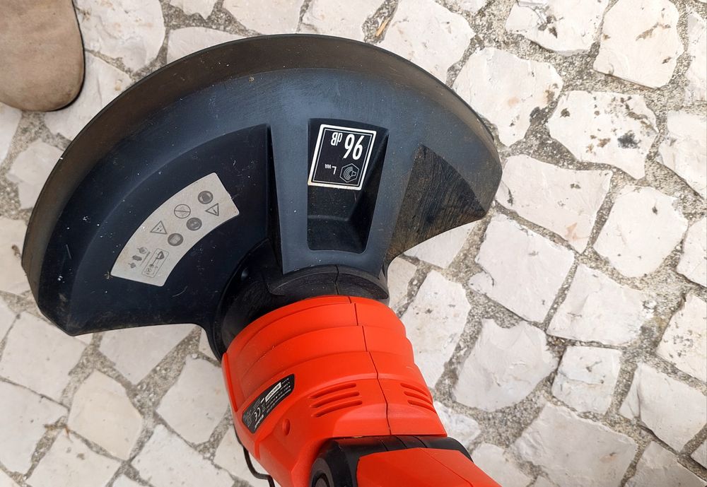 Maquina de cortar relva eletrica e aparador