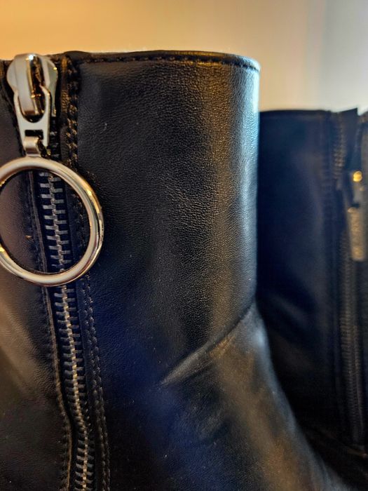 Botki damskie czarne na grubej podeszwie