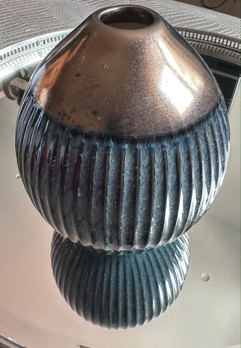 Pequeno Vaso Decorativo Texturizado - Preto e Bronze/Dourado