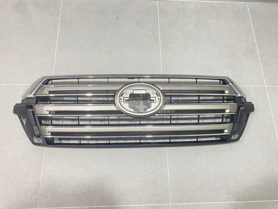 Решітка радіатора Toyota Land Cruiser 200 (2016+)