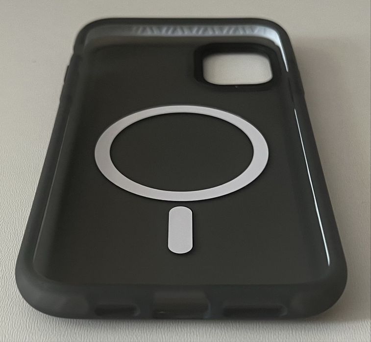 Etui DASFOND iPhone 11 matowe MagSafe wstrząsoodporne