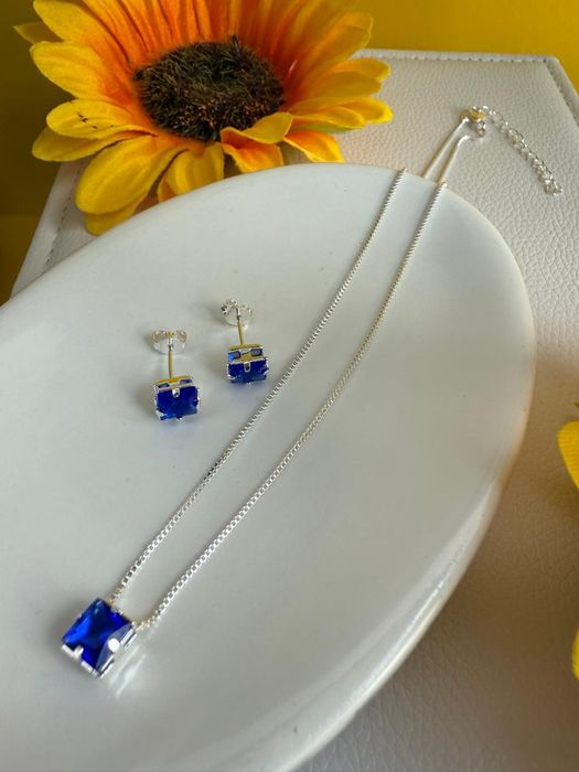 Conjunto folheado a prata,  com zirconia azul, semijoia de qualidade