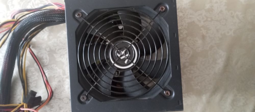 Блок живлення на 550w vp-550