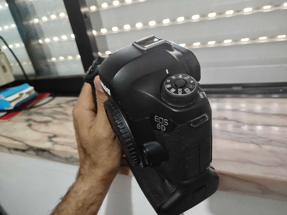 Canon 6d full frame com Grip, quick strap, 64Gb + 64GB e 2 Baterias