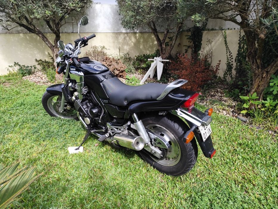 YAMAHA FZX 750 — 1997 | PRETA