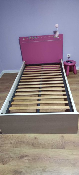 camas impecáveis c/estrados e colchões