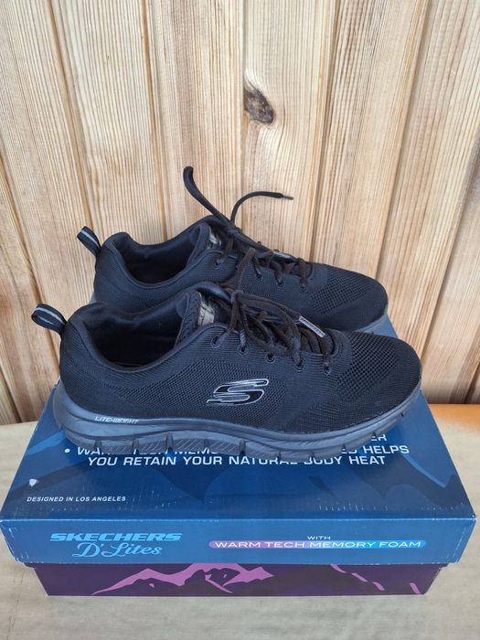 Оригинальные кроссовки Skechers. р 40 (26, 5 см) КАК НОВЫЕ!!
