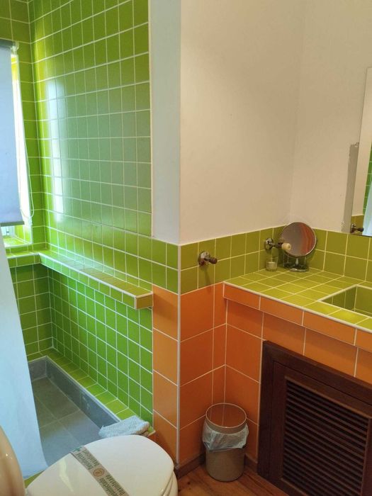 Quarto individual c/ WC - em Vivenda C/Piscina - Matosinhos (Porto)