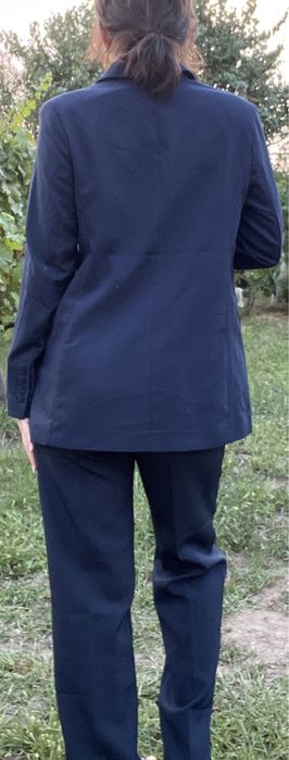 класичний костюм для жінок темно синій