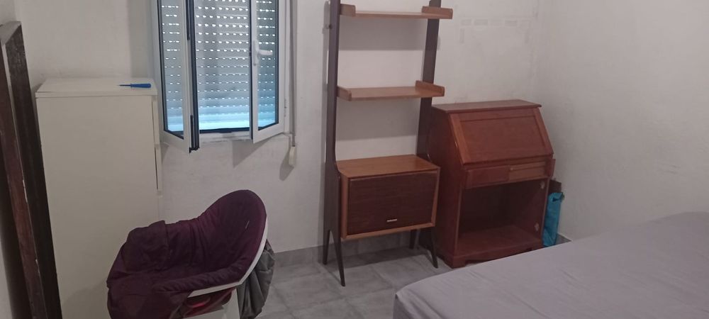 Alugo quarto individual com caução
