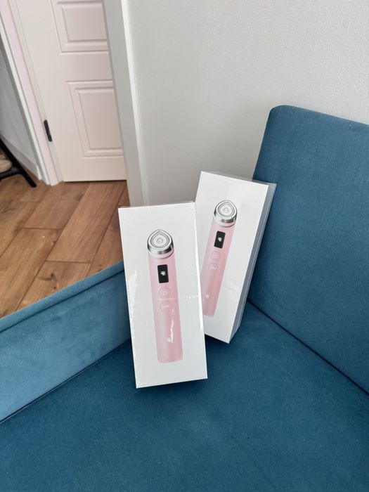 Пристрій Medicube Age-r Booster pro