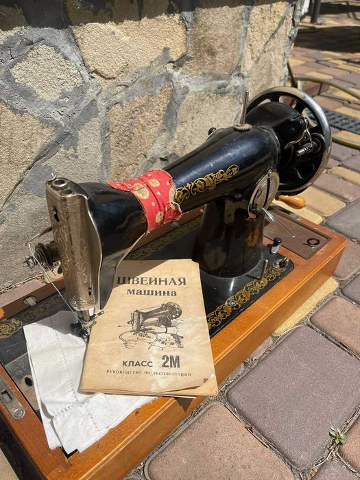 машинка швейна б/в , зразка сср