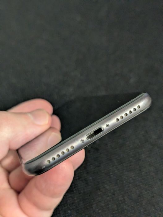 iPhone 8   64 gb  невер.