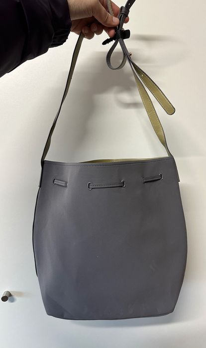 Mala / Mochila Daffodil Oriflame Nova