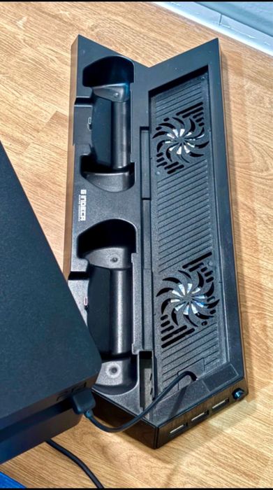 PlayStation 4 + disco 5T