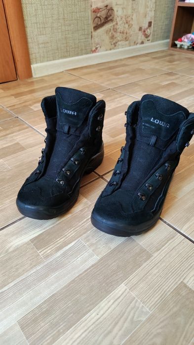 Трекінгові черевики Lowa TYRO GTX