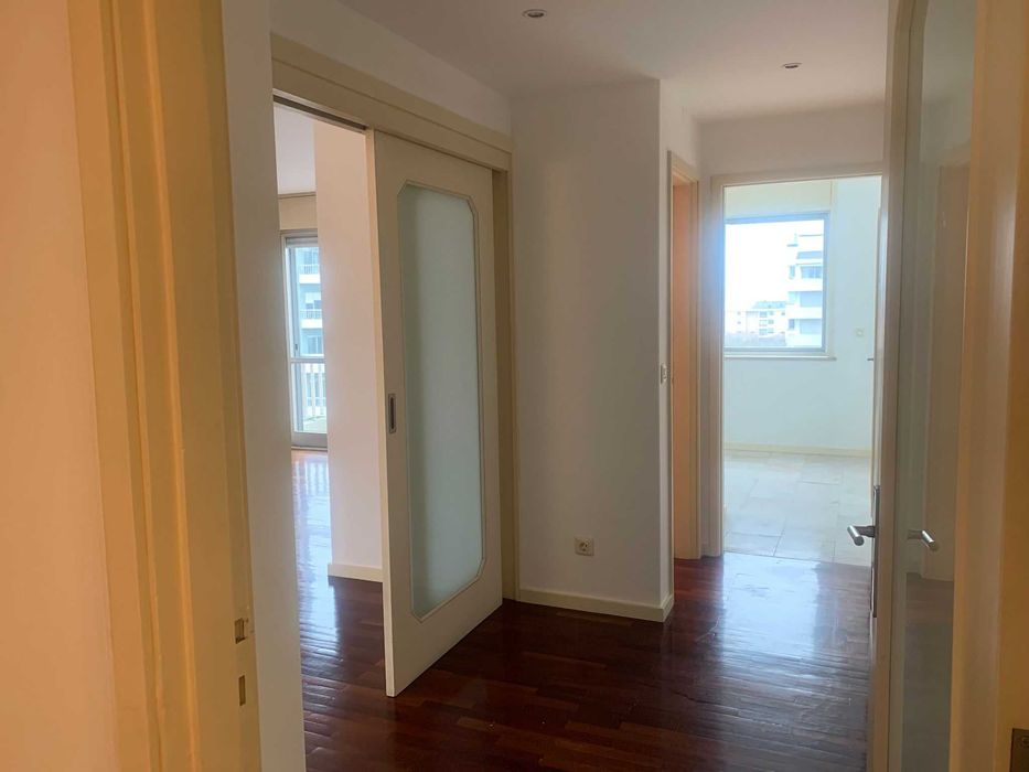 To Rent Premium Renovated 4+1 Bedrooms- Alameda das Antas – Porto