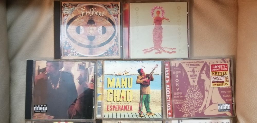 Vende se CDS de musica