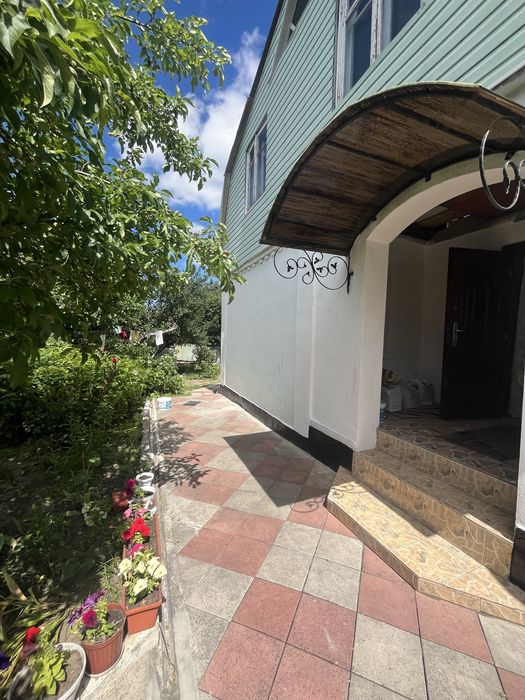 Продаж будинку в центрі міста