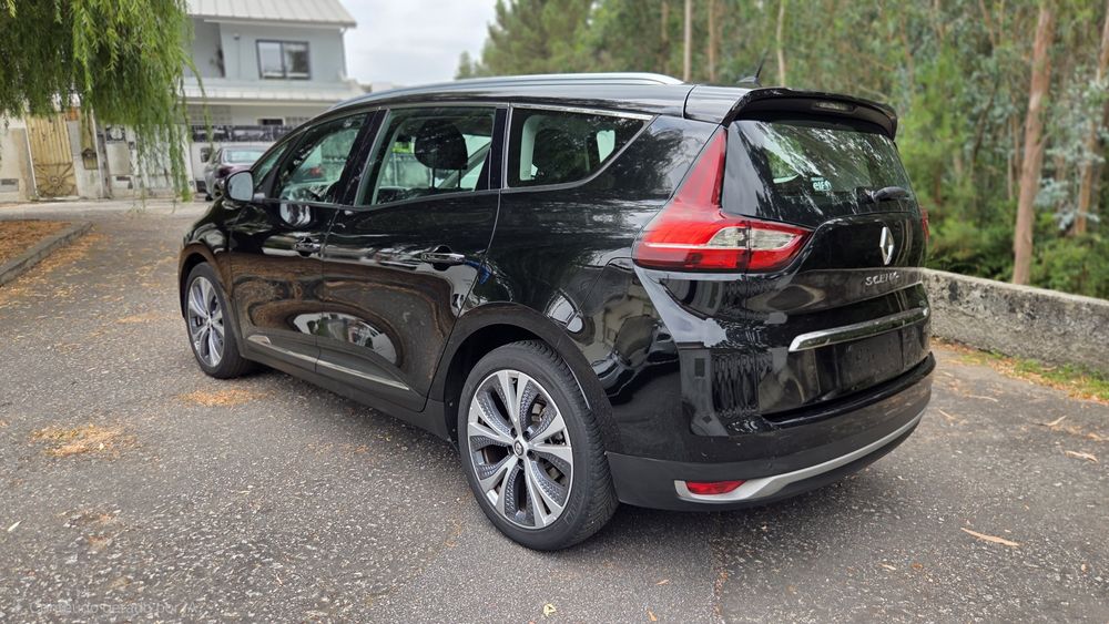 Renault Grand Scenic 7 Lugares (Full Extras) – Híbrida, Familiar e com Histórico