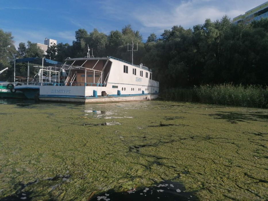 Продам ТЕРМІНОВО пасажирське судно  (теплохід (теплоход, корабль)/