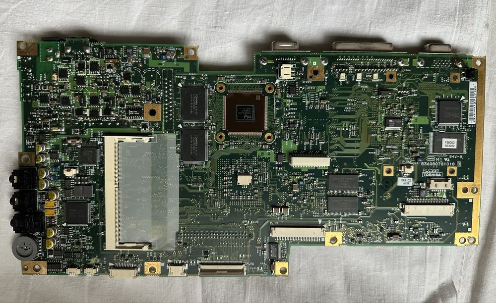 Intel SL28Q TT233 на платі Toshiba S320CDS