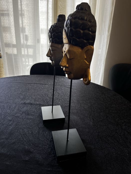 Par de cabeças de Buda decorativas estilo balinês/oriental