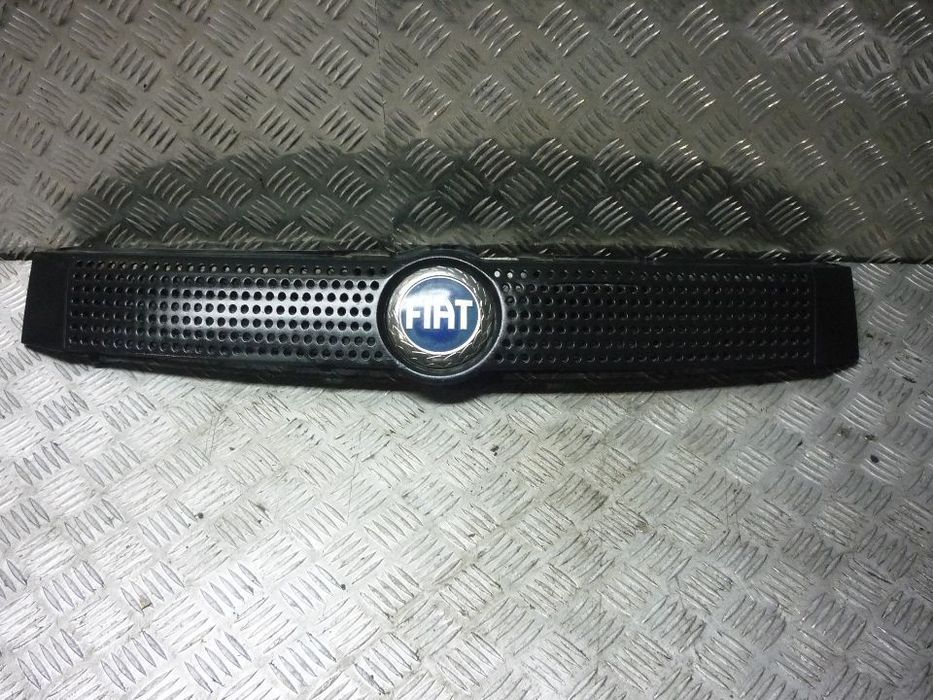 fiat panda grill atrapa 2szt