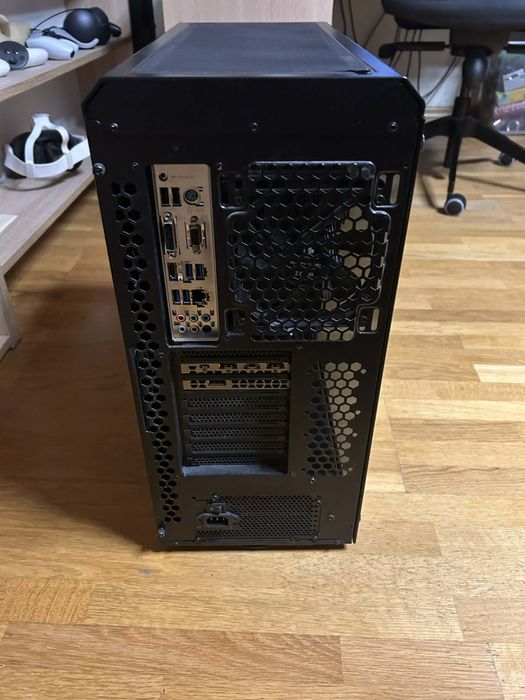 Komputer RTX 2070 Ryzen 7 2700 16Gb RAM