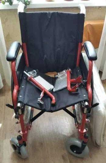 Кресло  колёсное