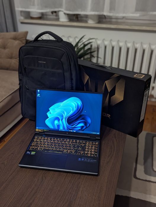 Laptop Acer Predator Helios Neo 16 PHN16-72-97H8