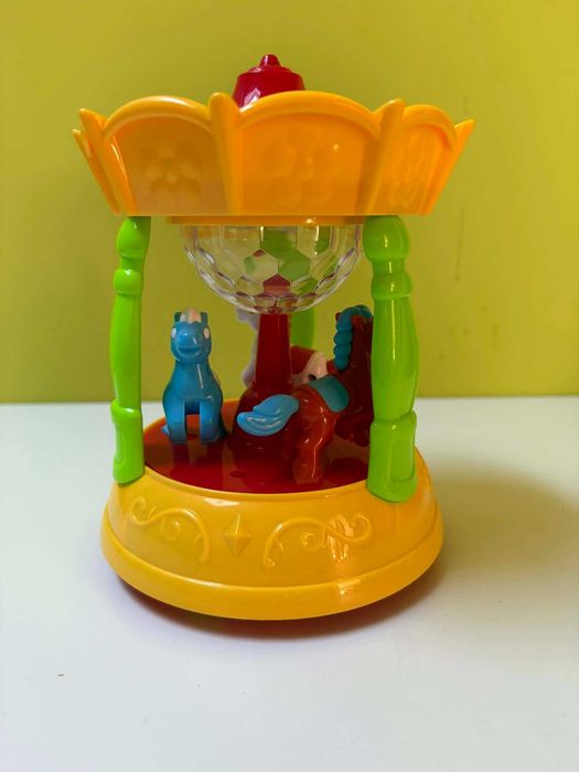 Karuzela z efektem świetlnym pozytywka karuzela