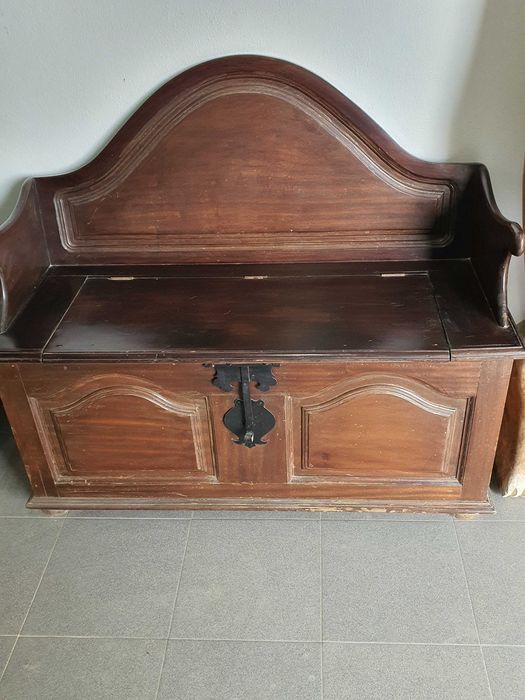 Banco /Bau em madeira