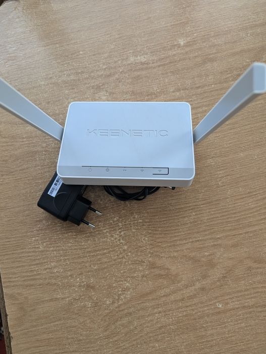 Продам роутер keenetic lite