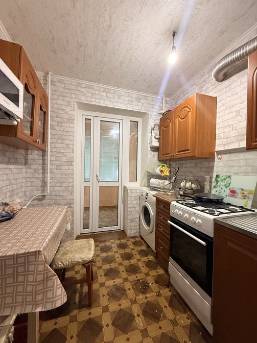 Продаж квартири під  комерцію. Центр.