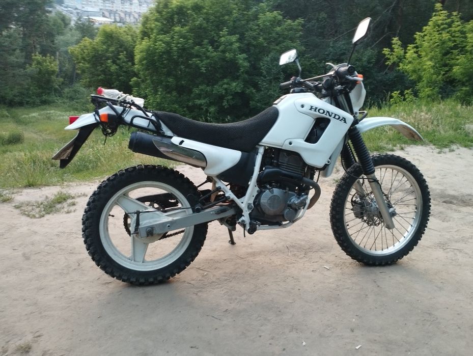 ЭхЭндуро  honda xl 250 Двигатель не кололся  весь обслужен.