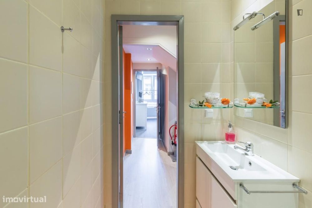 Quarto - localizado em Cedofeita Porto