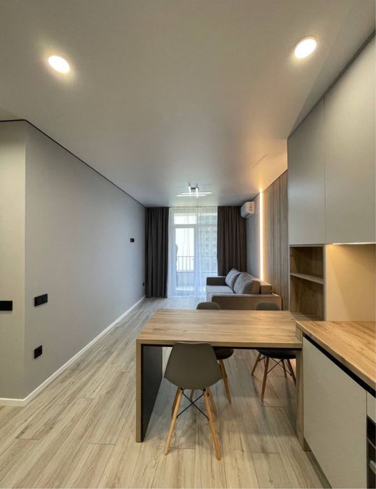 Оренда 2 кімнатної квартири + кухня студія.  Перша здача.