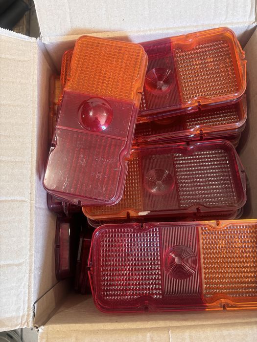 Скло заднього ліхтаря ФП-133 УАЗ УРАЛ ГАЗ СРСР (кріплення на 6 болтів