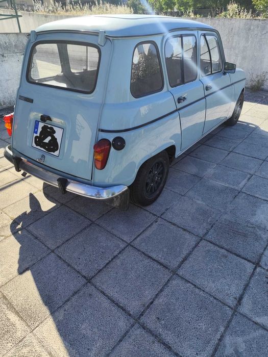 Renault 4L, restaurada