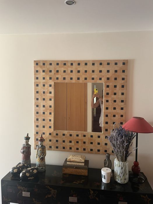 Espelho quadrado em pedra