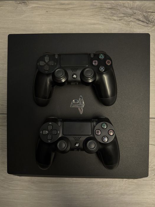 Ps4 pro playstation 4 pro 1 TB, 2 pady, gry, komplet, karton, kable