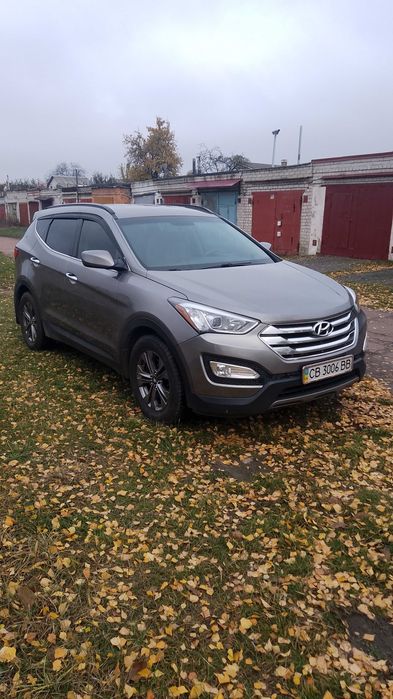 Продам власний автомобіль Santa Fe sport.