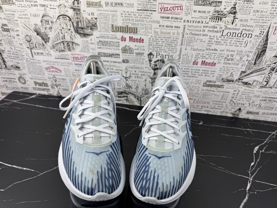 Оригінал Кросівки Hoka One One Carbon Розмір 44 Взуття