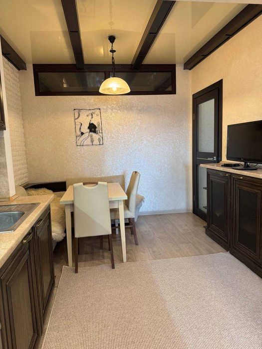 Продам 2-кімн.квартиру 85 м.Лобановського4В,Олександрівський.Генератор