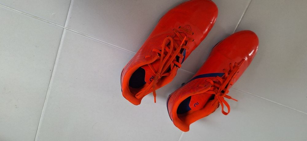 Buty sportowe, korki, rozm.36-37