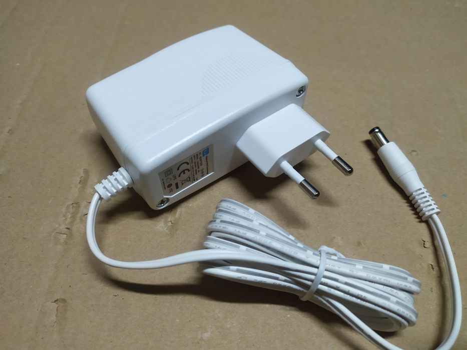Новий блок живлення CWT адаптер питания 12В 12V 2.5A 30W 5.5/2.1