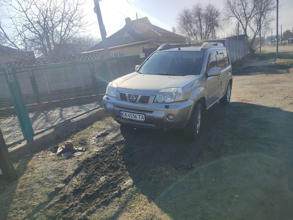 Nissan.   X Trail