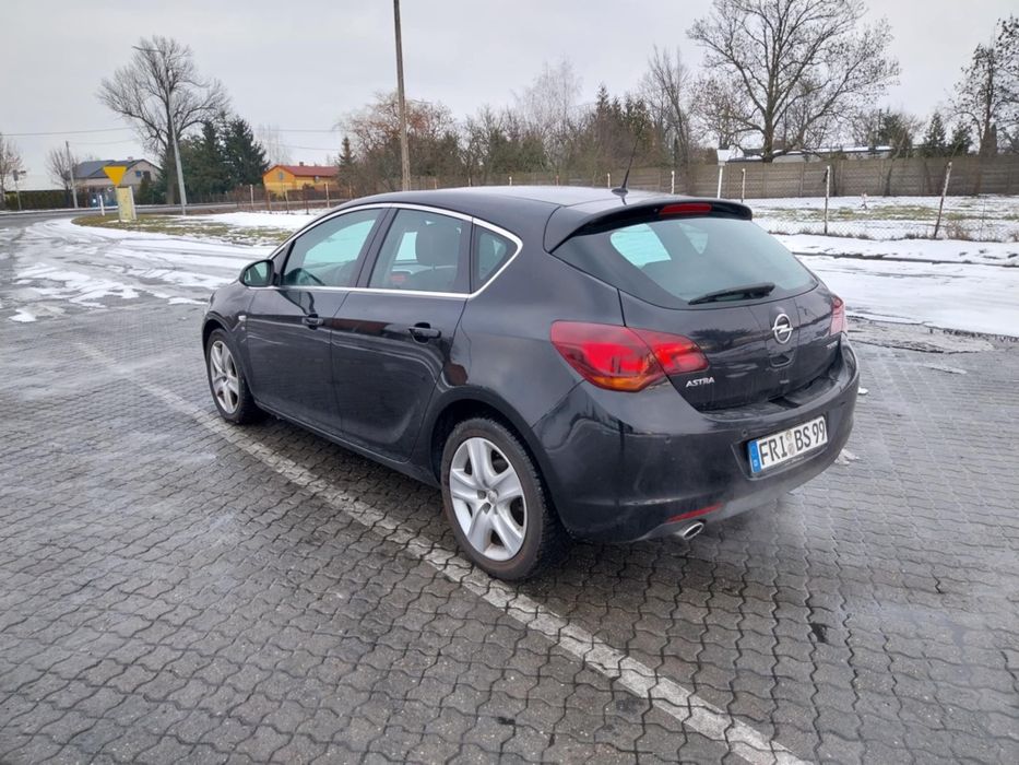 Opel Astra J  1,4  benzyna 2010 rok produkcji