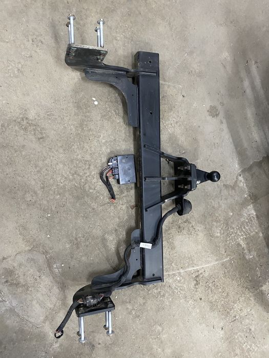 Фаркоп Crafter 2 2016- 7C0 СПАРКА !!прицепне оригінал 7C0803882B